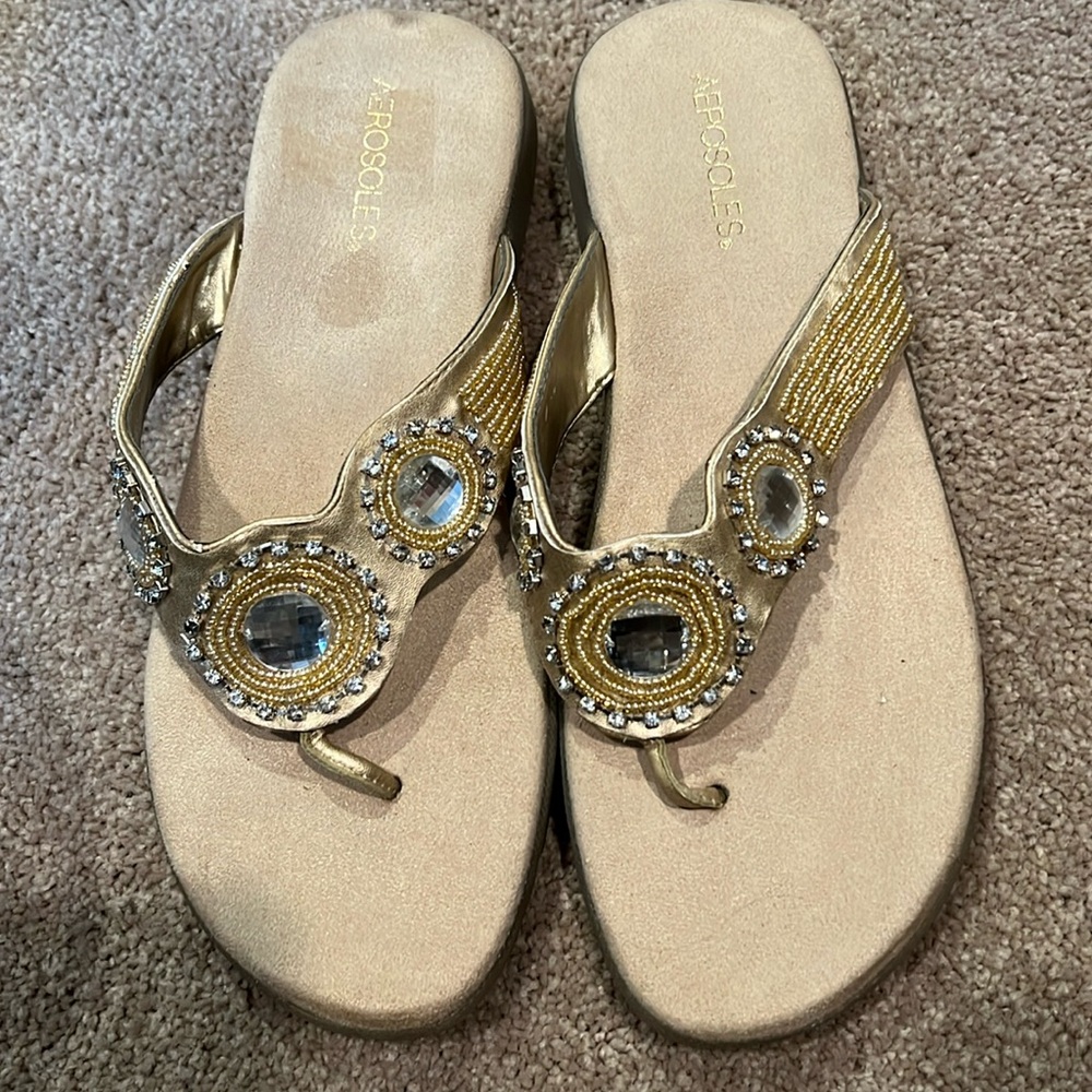 Aerosols Thong Sandals Gold jeweled straps tan comfort footbed. Size 10.5M.